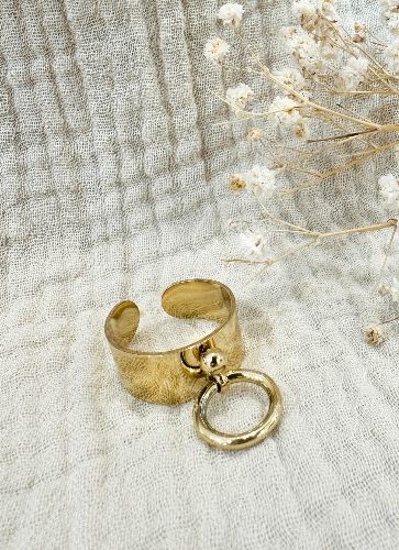 Bague à anneau dorée