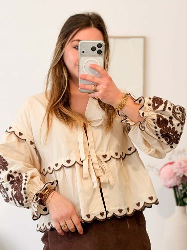 Blouse bohème à nouer