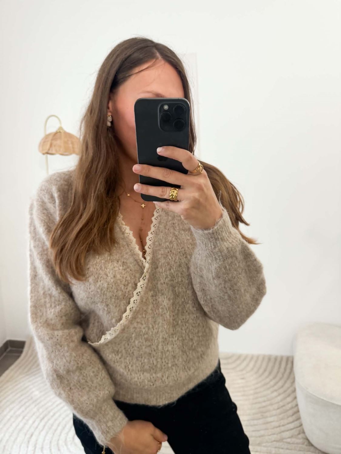 Pull cache coeur taupe