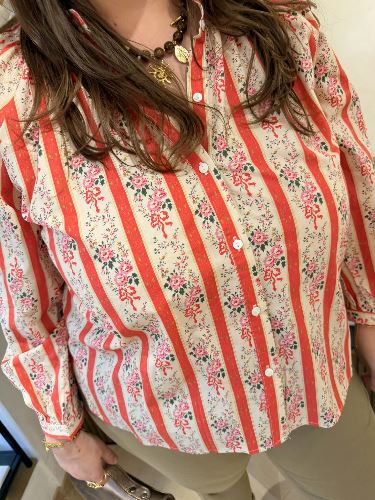 Blouse fleurs et lignes