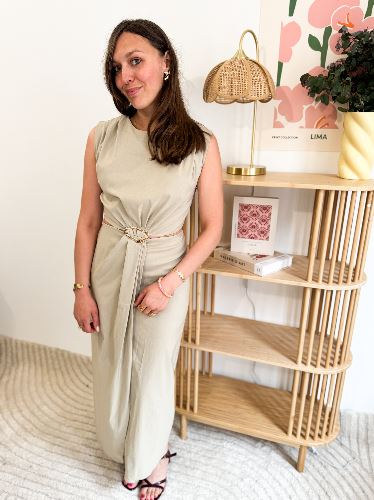 Robe beige ajourée