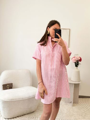 Robe rayée rose