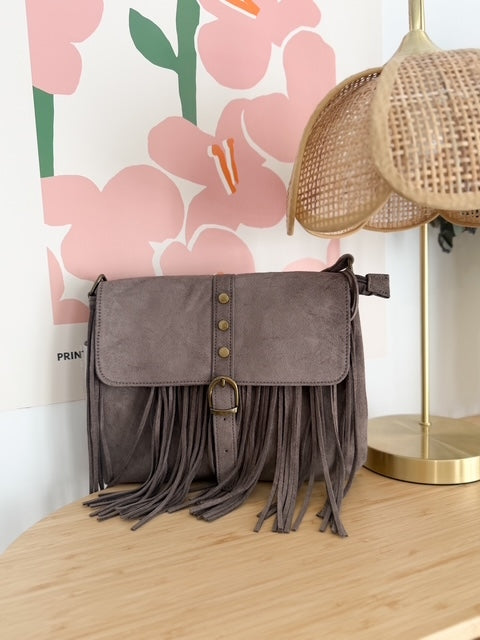 Sac à franges et clou gris