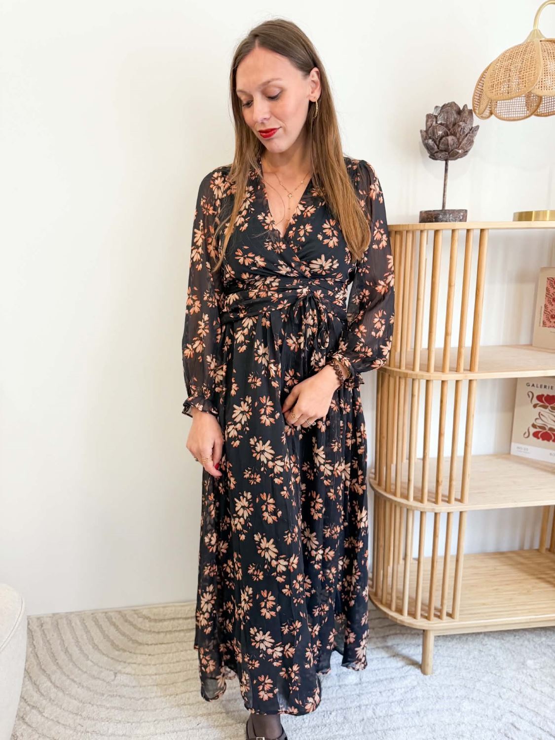 Robe fluide noir fleurs oranges