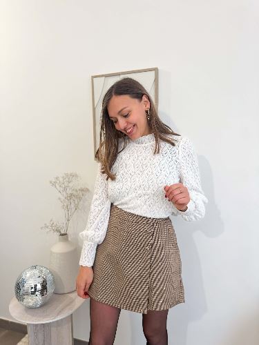 Jupe short à carreaux et strass