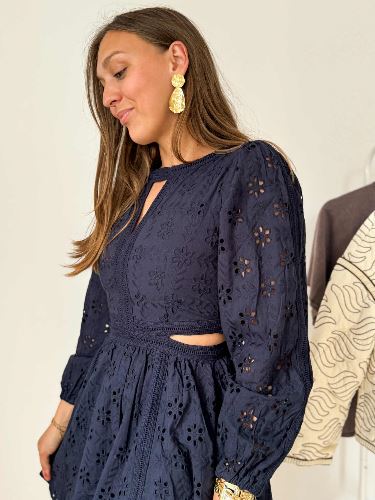 robe bleu marine broderie anglaise