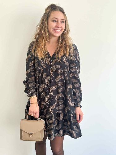 Robe noire feuillage fluide