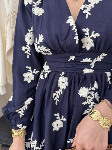 Robe bleu marine broderie