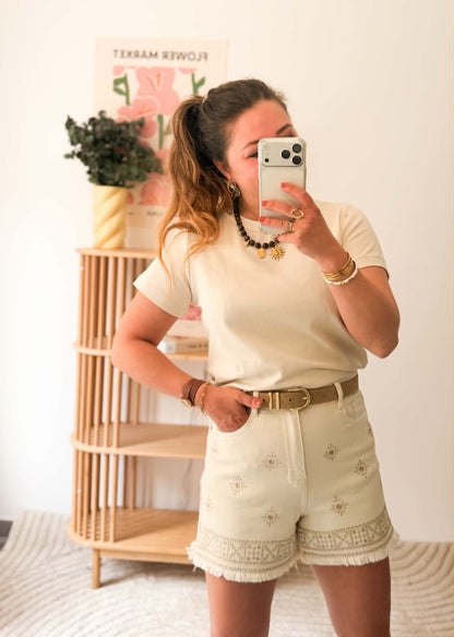 Short beige broderie