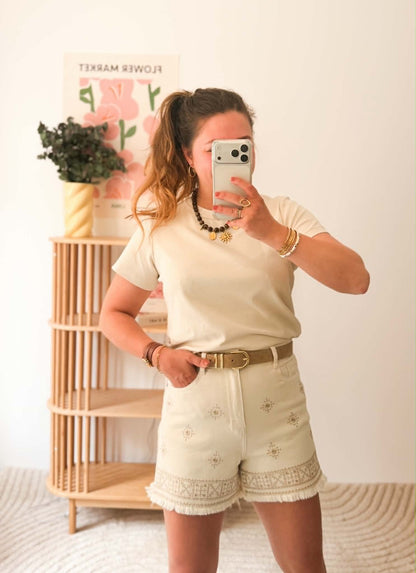 Short beige broderie